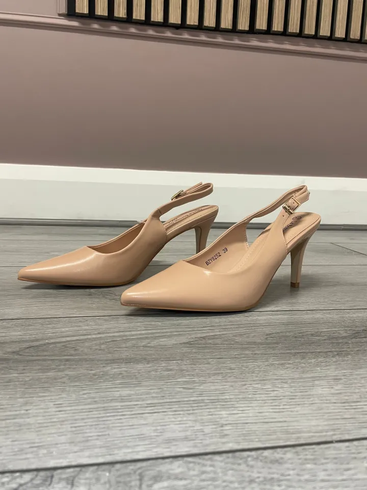 beverly_heeled_pump_nude_1.webp Wsl 4 Heels<BEVERLY HEELED PUMP (NUDE)