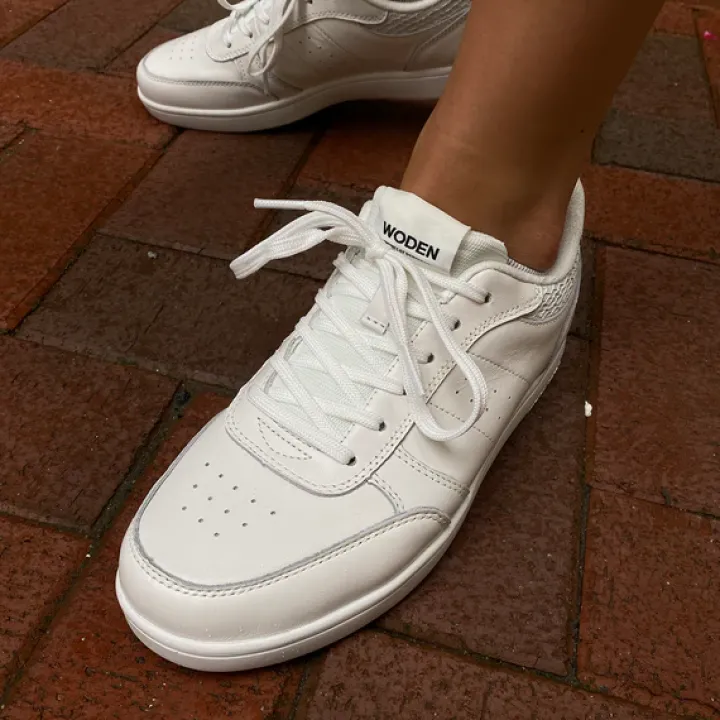 bjork_blanc_de_blanc_runn_1.webp Woden Trainers<BJORK BLANC DE BLANC RUNNERS (WHITE)
