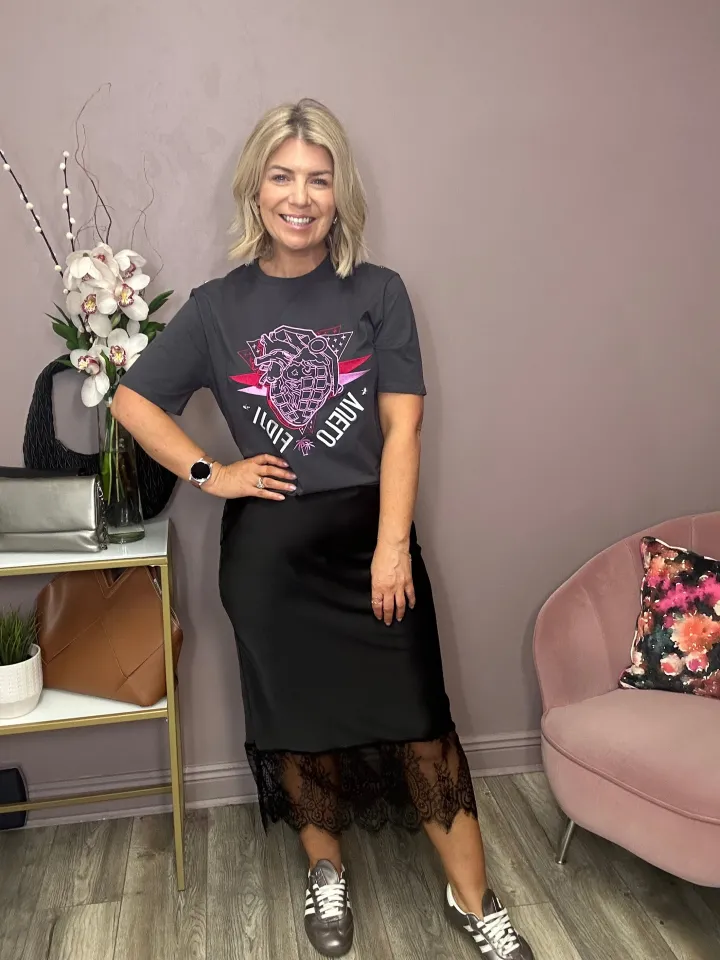 chelsea_lace_skirt_black_0.webp Vila Skirts<Chelsea Lace Skirt (Black)