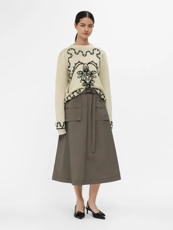 chio_embroidered_knit_jum_1.webp Object Jumpers & Cardigans<CHIO EMBROIDERED KNIT JUMPER (SANDSHELL/BLACK)