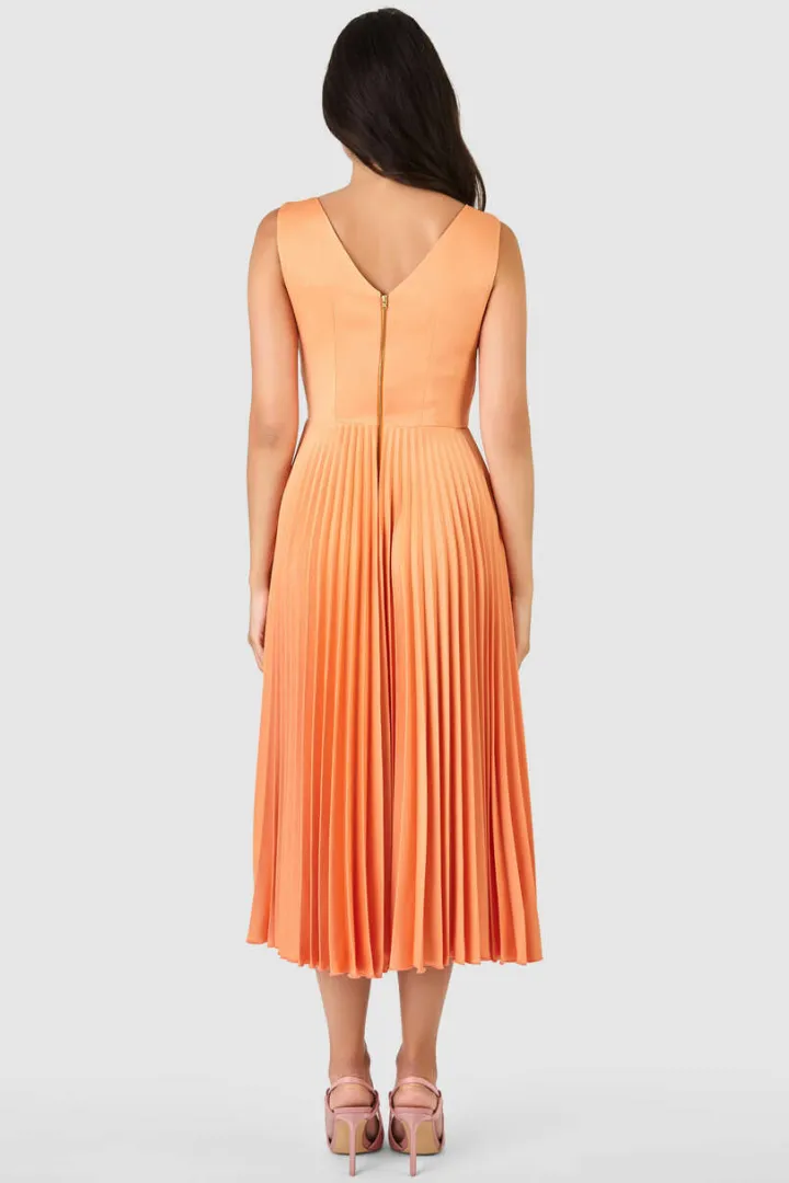 clementine_pleated_dress__4.webp Closet Occasionwear<Clementine Pleated Dress (Peach)