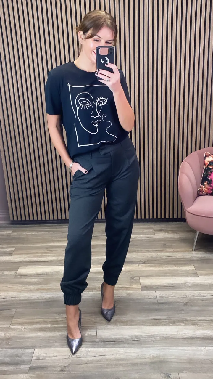 face_printed_cotton_tshir_2.webp Vila T-Shirts<FACE PRINTED COTTON T-SHIRT (BLACK)