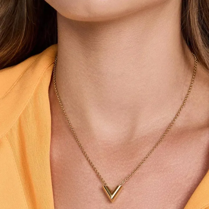 french_scene_necklace_gol_0.webp Folie A Trois Jewellery<French Scene Necklace (Gold)
