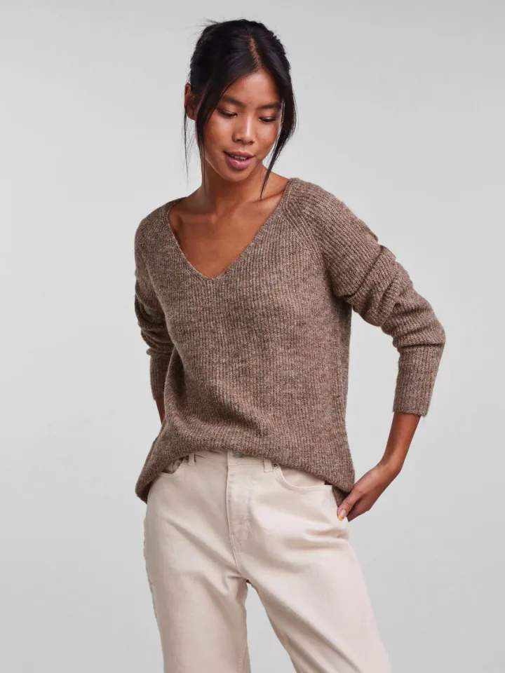 lelle_vneck_jumper_fossil_0.webp Pieces Jumpers & Cardigans<Lelle V-Neck Jumper (Fossil)