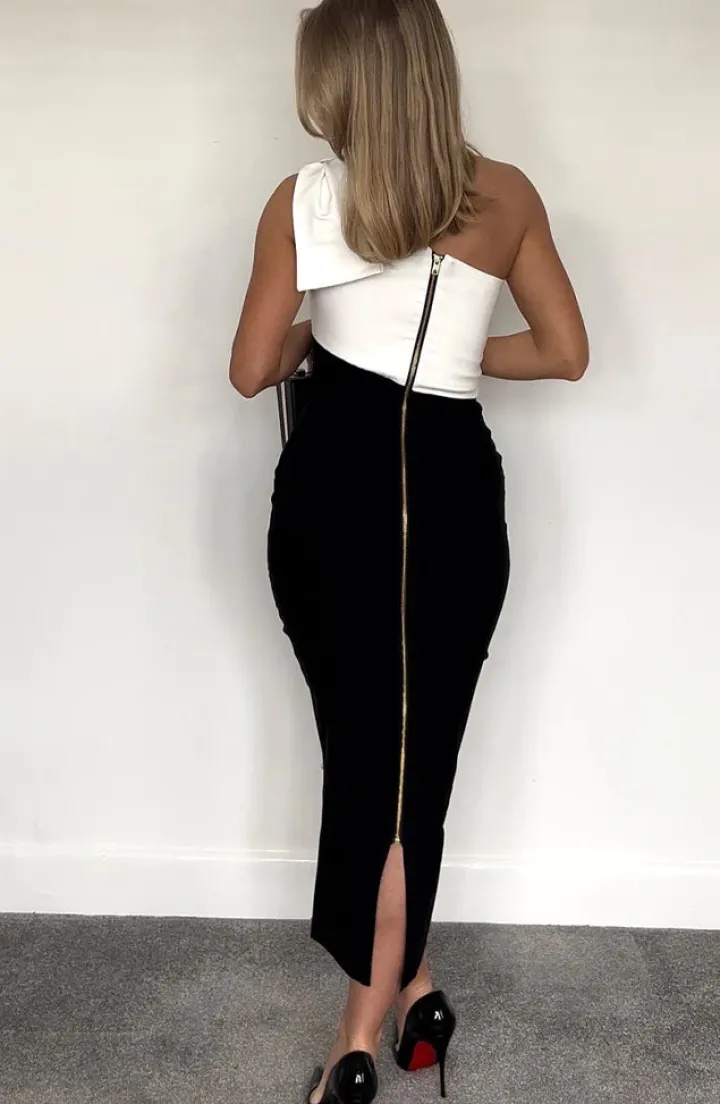 libby_midaxi_dress_monoch_2.webp Vesper Occasionwear<LIBBY MIDAXI DRESS (MONOCHROME)