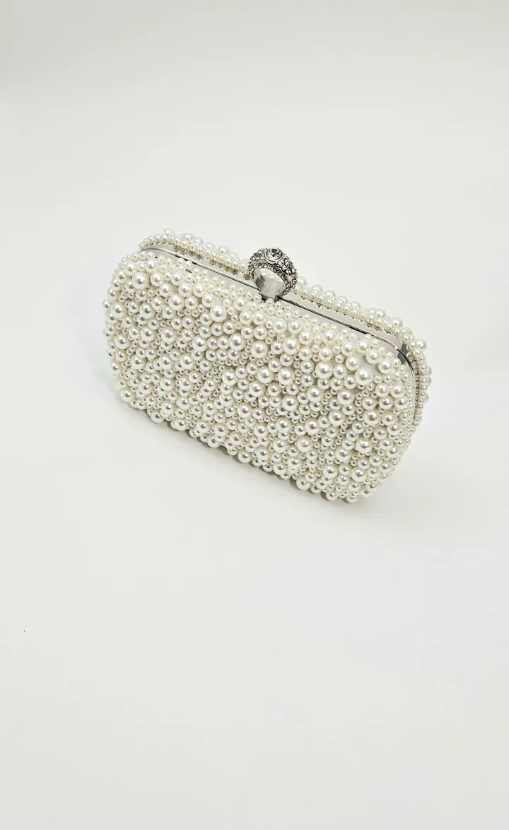 libby_pearl_clutch_pearls_1.webp Wsl 8 Bags & Purses<LIBBY PEARL CLUTCH (PEARL/SILVER)