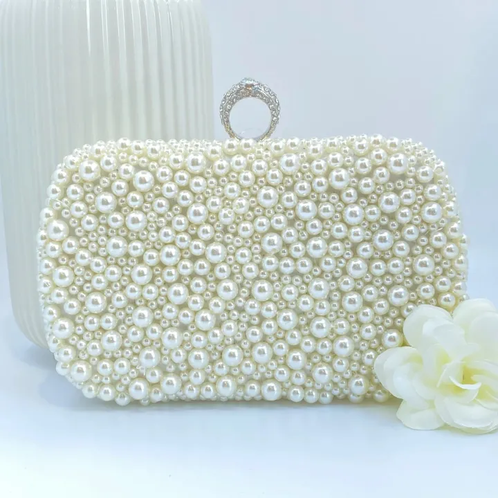 libby_pearl_clutch_pearls_2.webp Wsl 8 Bags & Purses<LIBBY PEARL CLUTCH (PEARL/SILVER)
