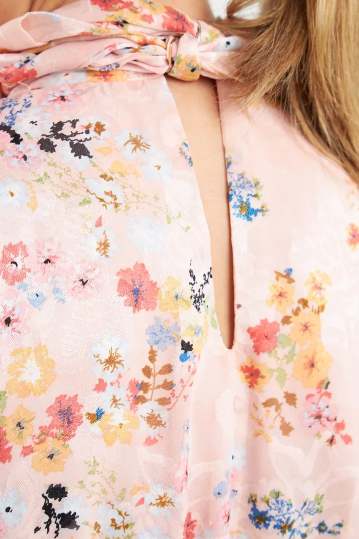 pia_tiered_dress_pink_flo_1.webp Zibi Occasionwear<Pia Tiered Dress (Pink Floral)
