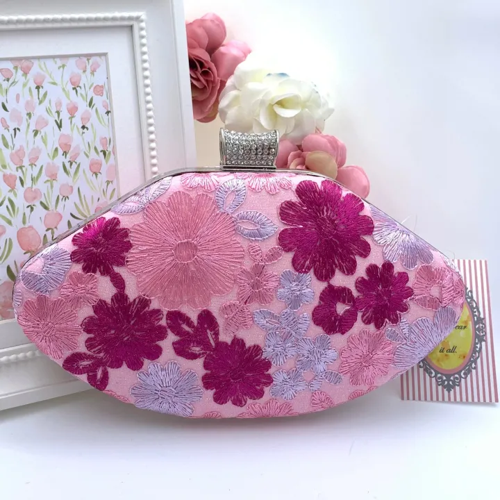 priscilla_embroidered_clu_2.webp Wsl 8 Bags & Purses | Occasionwear<Priscilla Embroidered Clutch