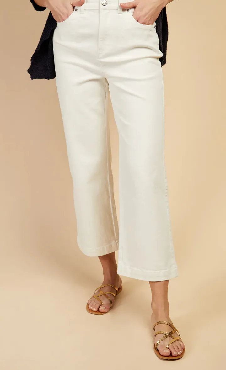 sarah_cropped_wide_leg_de_2.webp Little Mistress Jeans<Sarah Cropped Wide Leg Denim Jeans (White)