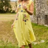 Hope & Ivy Occasionwear | Dresses<The Buttercup Embroidered Front Button Midi Dress