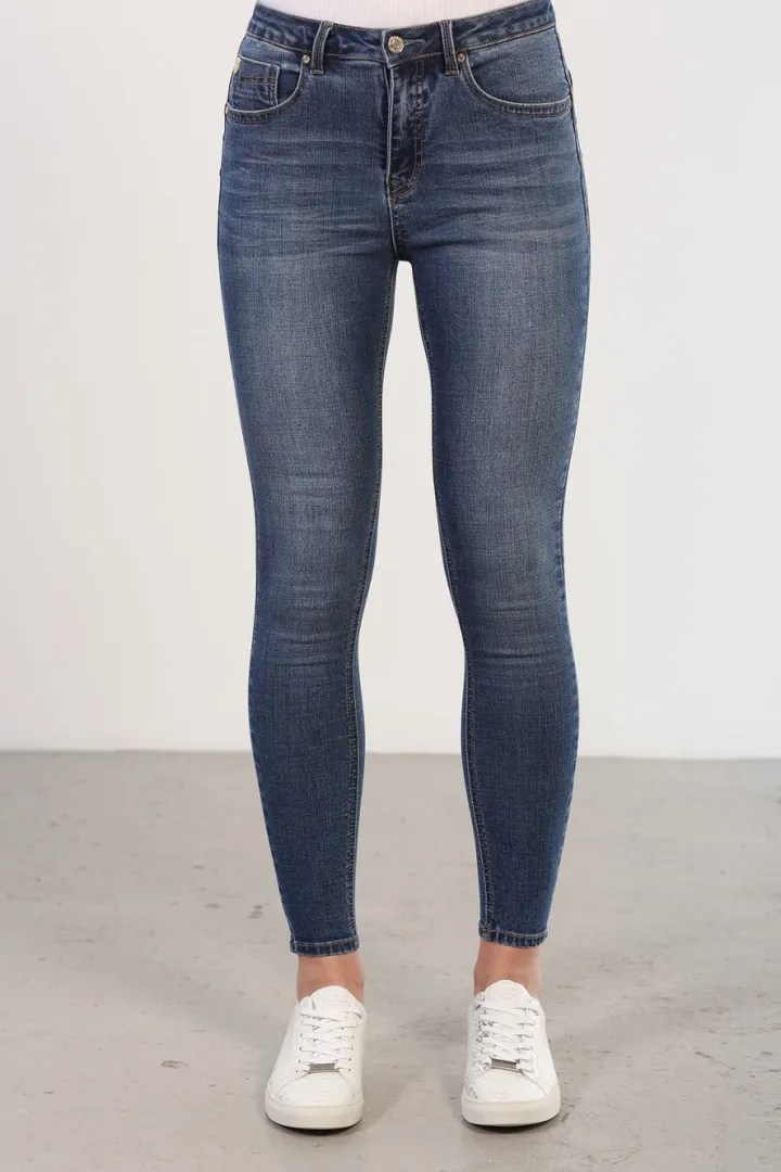 toni_tummy_tuck_jeans__re_1.webp Rant & Rave Jeans<Toni Tummy Tuck Jeans | Regular Leg (Mid Wash)