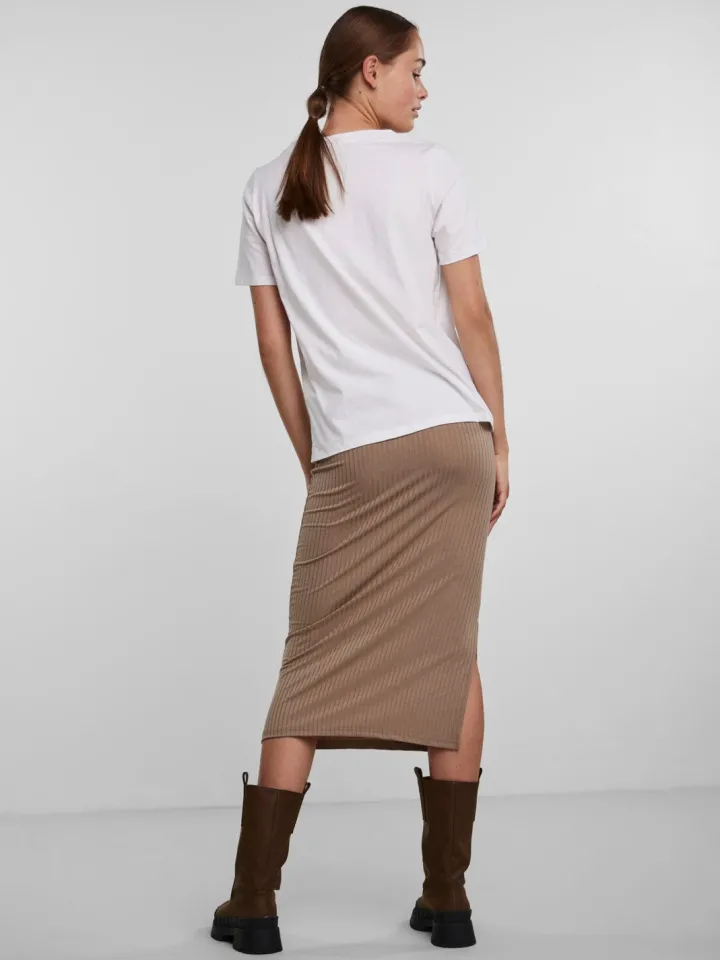 vaya_vneck_tshirt_bright__3.webp Pieces T-Shirts<Vaya V-Neck T-Shirt (Bright White)