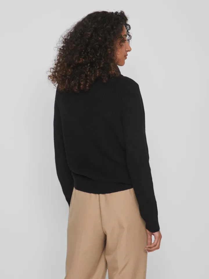 veronica_zip_jumper_black_4.webp Vila Jumpers & Cardigans<VERONICA ZIP JUMPER (BLACK)